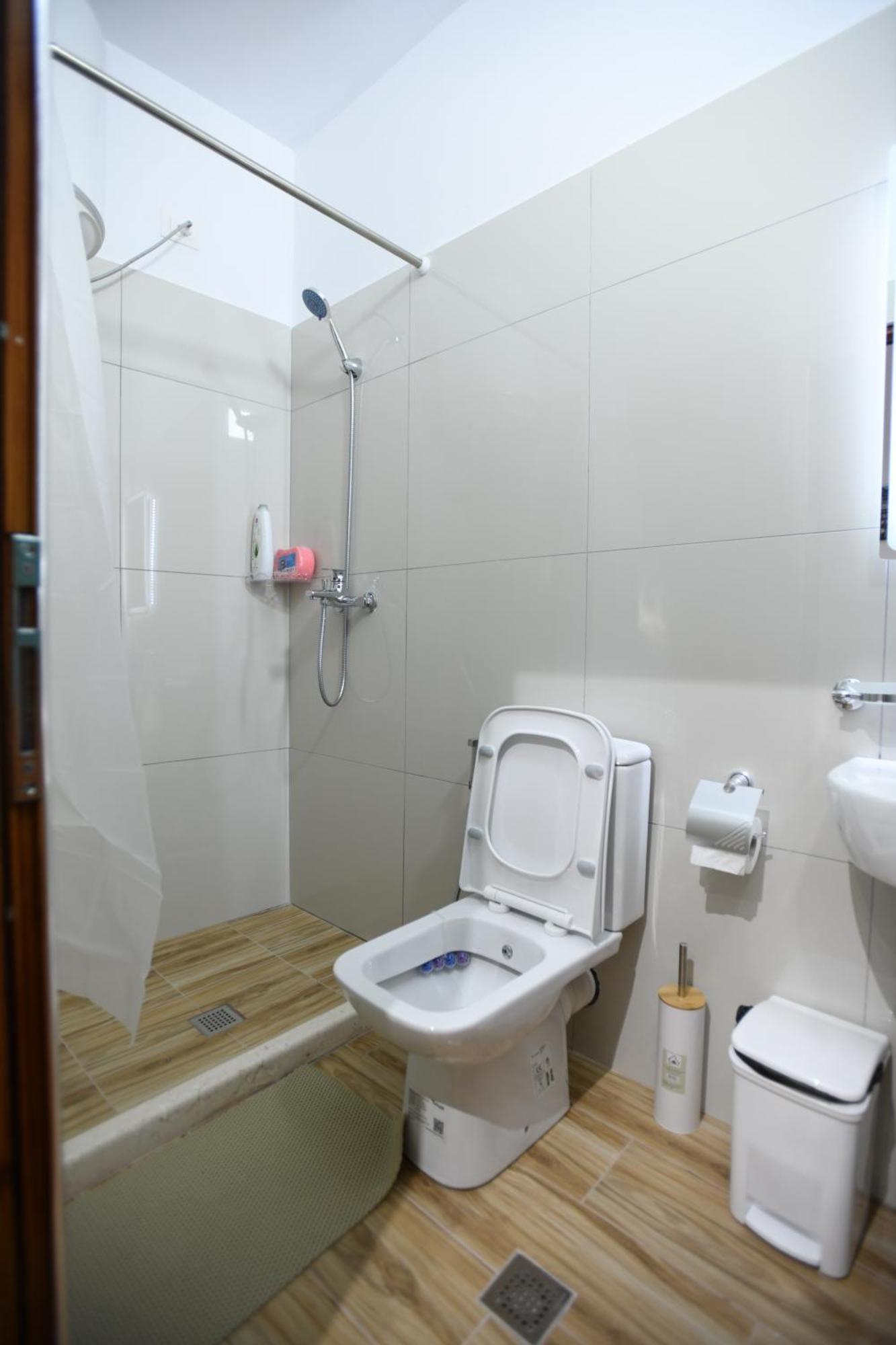 Guest House Luli بيرات المظهر الخارجي الصورة